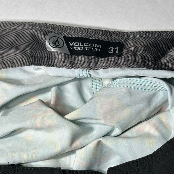 Volcom Board Shorts Mens Mod Tech Hawaii Swim Trunks Surf Beach UK Flag Size 31 - Picture 6 of 12